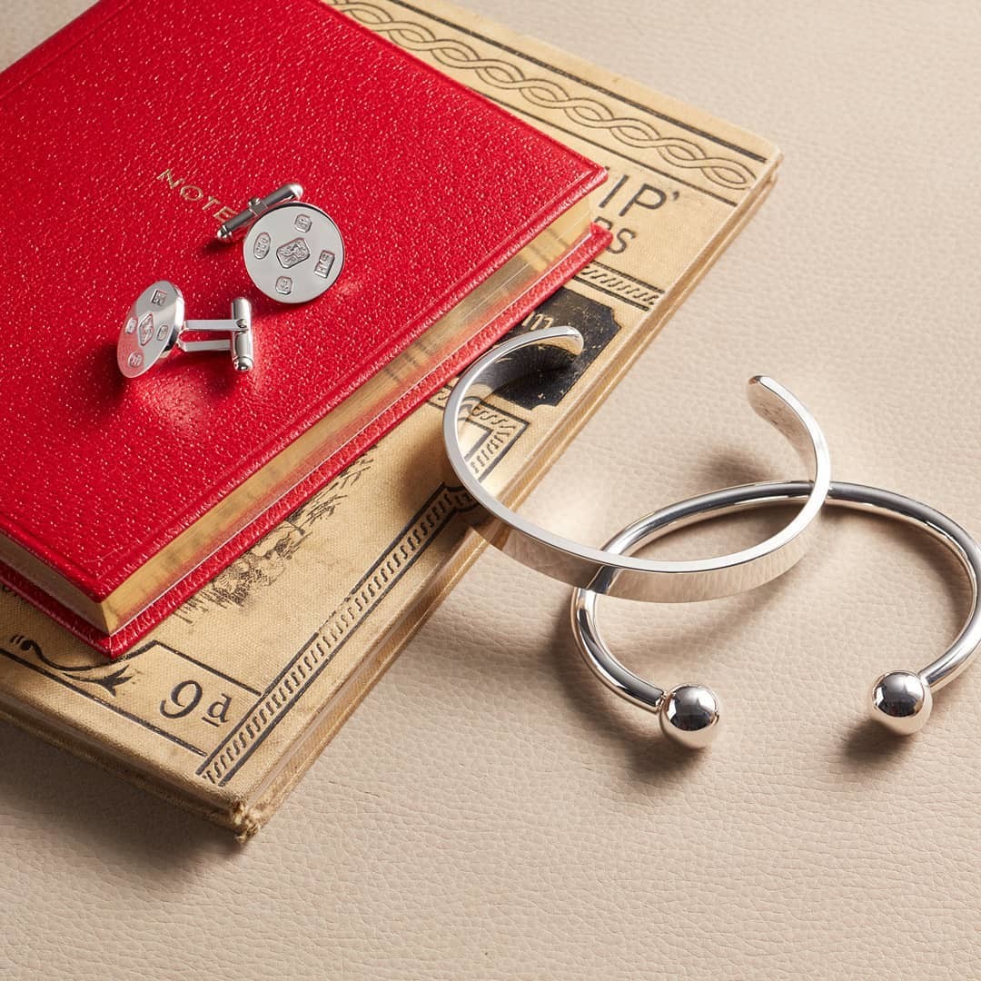 Our exclusive @herseysilversmiths 12% discount code expires today, so it's your last chance to choose some gorgeous jewellery for you or a loved one at a special price: bit.ly/2UuO7G4