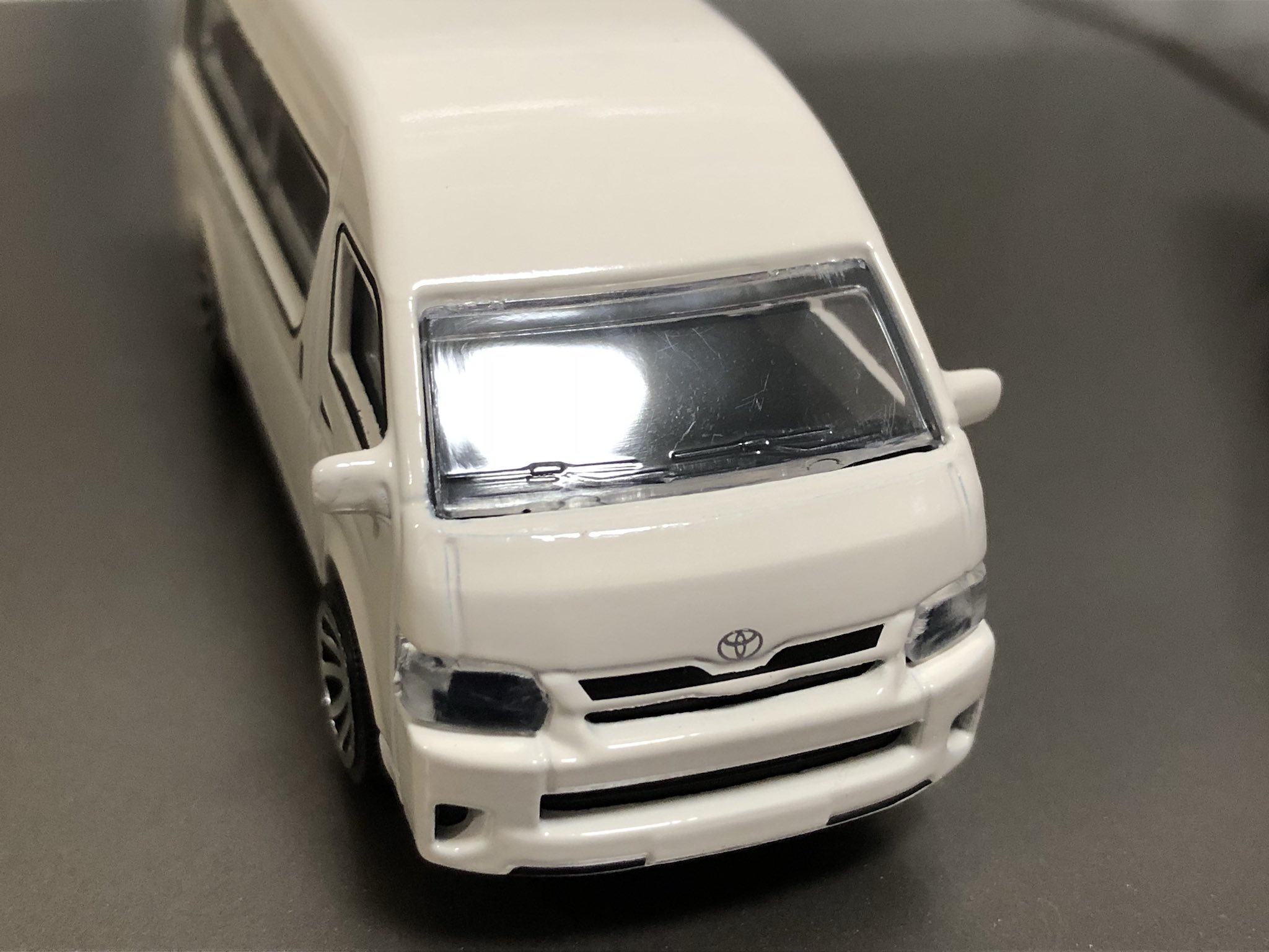 Y30vip 右ハンドル仕様なのだが なぜかワイパーが右に寝ているのは少し疑問 輸出仕様はこうなのか 金型自体は片側スライドドアのものだが 輸出仕様には両側スライドが存在するためドアハンドルの印刷だけされている モールドは無し T Co