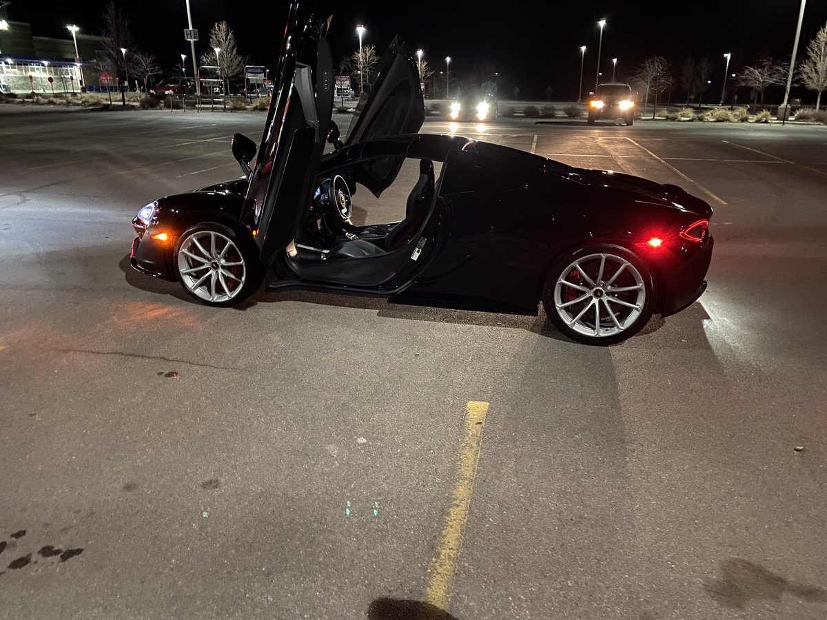 clarkcronicles's tweet photo. @ChoeTrades My buddy got his delivered a few nights ago. https://t.co/pkFiwak3oK