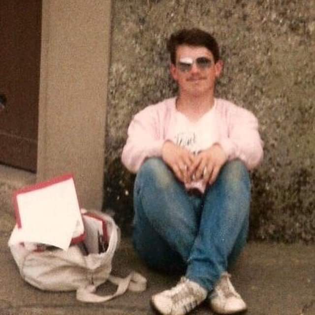 sammiebe01's tweet photo. It's our annual reminiscence day @GrumpyDad3 33 years! Older, fatter, certainly not wiser or better behaved, and that's just me 🤣 #friends #friendswillbefriends #1980s #schoolchums https://t.co/xCNG0e3Pyf