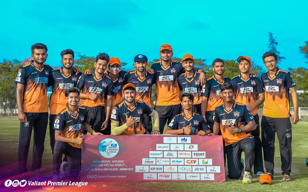 vpl2020's tweet photo. . @BhopalTitans & @RichiShuklaReal during the #VPL4
#ValiantPremierLeague #ValiantVPL #VPL #Cricket #League #Gujarat #India https://t.co/HDTZ1Gab5U