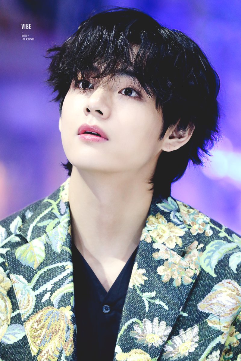 V_ibe_1230's tweet photo. [HQ] 200105 골든디스크어워즈

-

#V #뷔 #태형 #김태형 #TAEHYUNG #방탄소년단뷔 #BTSV #방탄소년단 #BTS @BTS_twt https://t.co/Iyarva2qxx