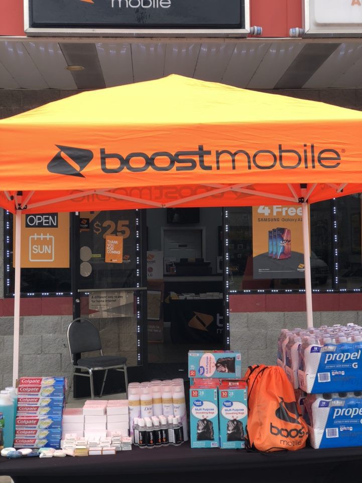 mgilliamvip's tweet photo. Cellular Zone in Nashville TN offering supplies to the local community during this time! Thank you! #CustomerServiceVIP #thevipboost https://t.co/CdJwIDLgOM