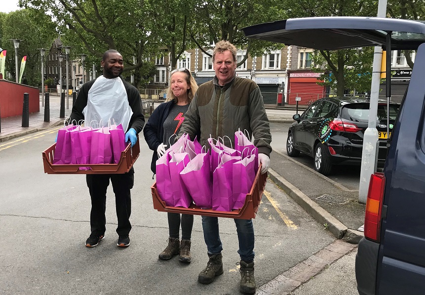 tonylouki's tweet photo. Pεπάνια! Proud, both as trustee of @Chiswick_House and the #55thMayor. Big shout to @LaTrompetteUk for the crops donation, #Chef Rob and Jane for today's batch of #sourdough loaves, Sheldon and pals burning this #Covid19UK sucker out at da #APlusPlus @LBofHounslow Community Hub. https://t.co/mShSDubYv4
