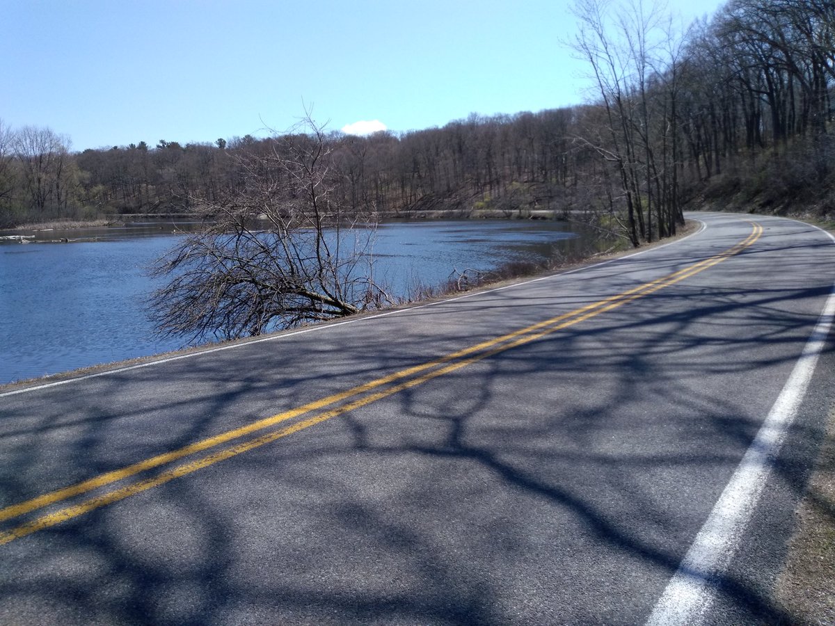aatrackclub's tweet photo. One of the best spots on the @dxa2run trail, East of Wagner just beyond the 8 mile mark. #dxa2 https://t.co/mWaJAMorWy