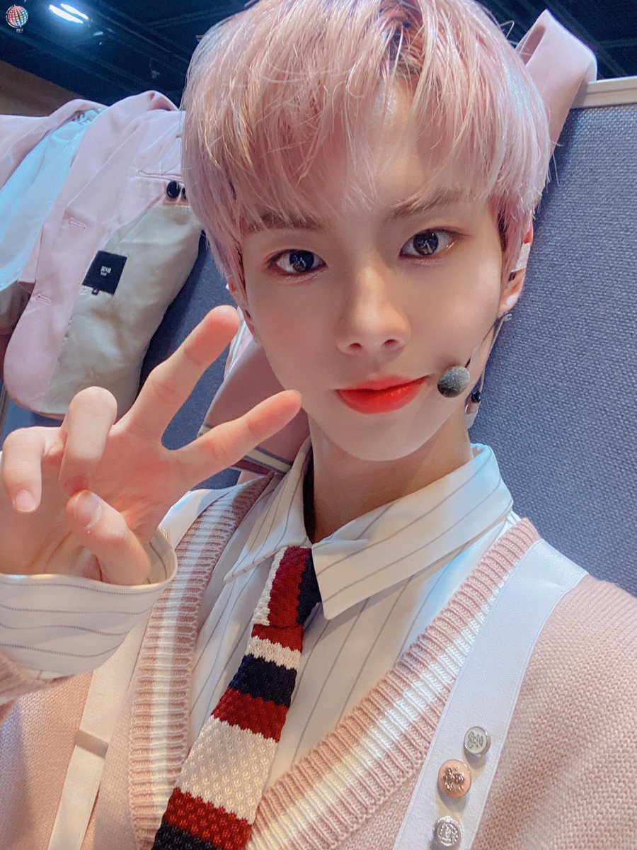 벚꽃 닮은 토끼 #윈 🐰🌸

#MCND #WIN
#SCHOOL_AGE #떠 #Spring
#Mnet #엠카운트다운 #MCOUNTDOWN
