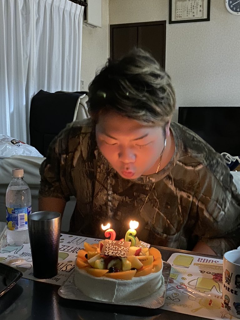m_takashi8's tweet photo. dimly誕生日おめでとう🎉
コロナに負けず頑張ろう。
素敵な1年になりますように🤗

#リヴォルエッグ
#リヴォたま
#dimly https://t.co/eBmDonq3Av