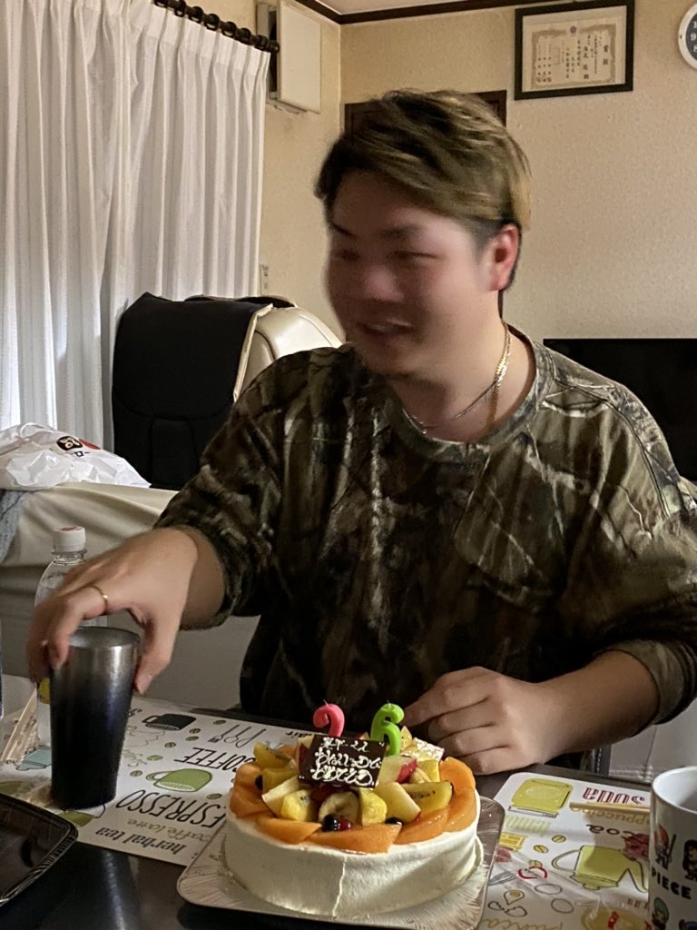 m_takashi8's tweet photo. dimly誕生日おめでとう🎉
コロナに負けず頑張ろう。
素敵な1年になりますように🤗

#リヴォルエッグ
#リヴォたま
#dimly https://t.co/eBmDonq3Av