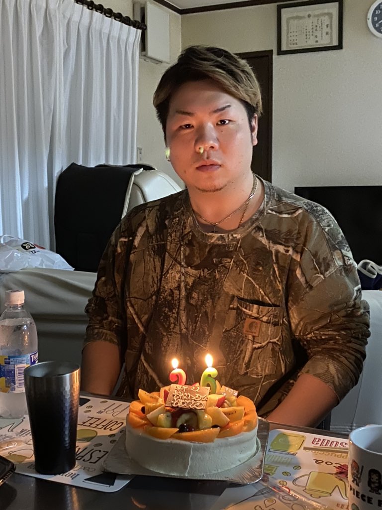 m_takashi8's tweet photo. dimly誕生日おめでとう🎉
コロナに負けず頑張ろう。
素敵な1年になりますように🤗

#リヴォルエッグ
#リヴォたま
#dimly https://t.co/eBmDonq3Av