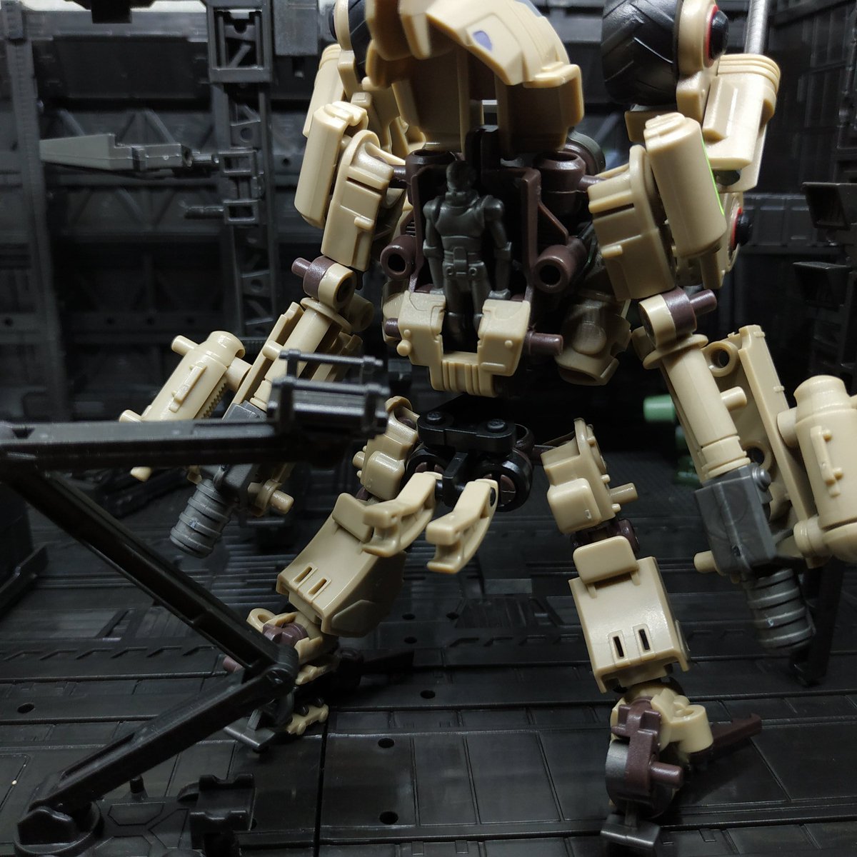 Ronzki47's tweet photo. #rihio #multiabyss #rihiomultiabyss #MM002 #mm002defender #mm002construction #defendertransportationmode #mm002defenderandconstructionset #vlinkmecha #modelkit #plasticmodels #mecha #マルチアビス https://t.co/Bks6qDYheh