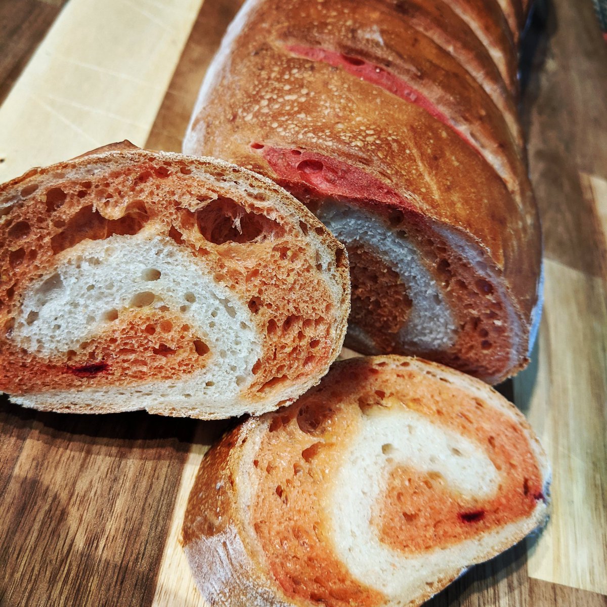 douglas_luke's tweet image. Experiments in bread

#lockdownbaking #bread #beetrootpowder