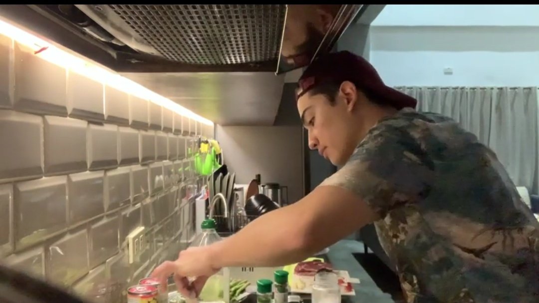 ajsipeferrariz's tweet photo. Get a guy na lahat gagawin para sa kanyang mahal.

LouDr8 Reenacted VlogsByDre
@louyanong @itsdredesu https://t.co/3pkfumjDtf