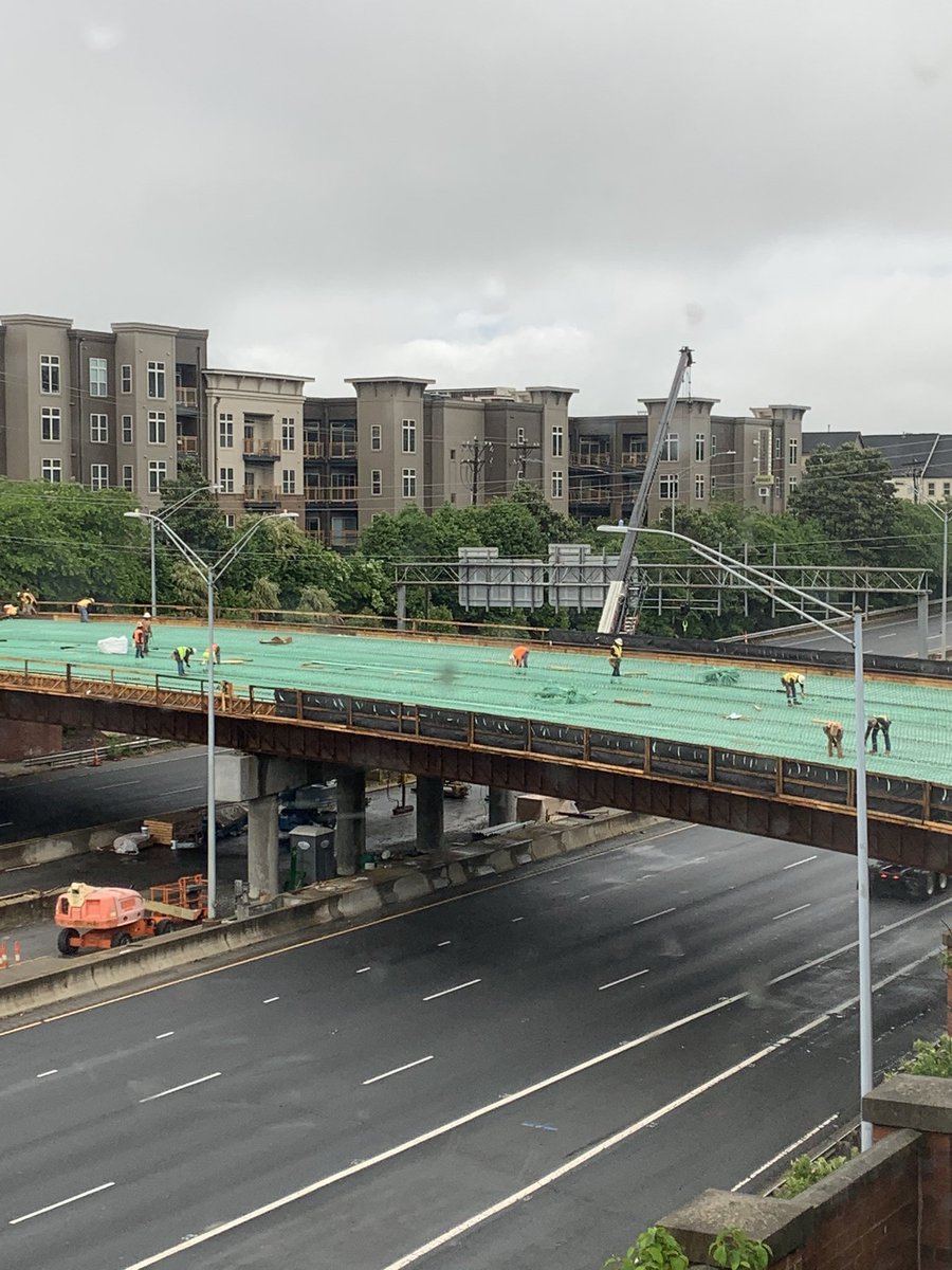 chipleyford's tweet photo. We got the whole team out there today baby #BuildThatBridge https://t.co/Fq9ZyaSkLJ