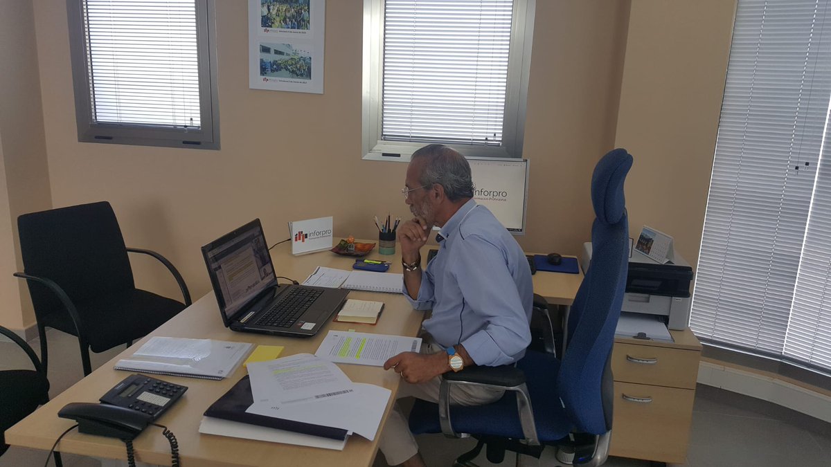 InforproFP's tweet image. En la mañana de hoy jueves 30 de abril, nuestro Director ha participado, junto con otros Directores de centros públicos, privados y concertados en una videoconferencia con el Inspector de Zona de la Consejería de Educación....

👉👉👉 bit.ly/2VPAWzV