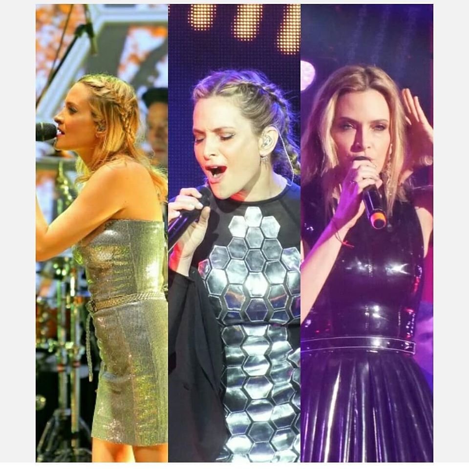 comunidadnicole's tweet photo. Anoche fue liberado en el canal oficial de @nicolemusica en @YouTube #Nicole30añosenvivo + de 2 horas de 30 grandes éxitos de nuestra Reina. ¡Simplemente sonido y audio espectacular, gracias x esta joya valió la pena la espera! #FelizJueves #QuedateEnCasa
 https://t.co/CZrntSwc4F https://t.co/nDQMJQyZWX
