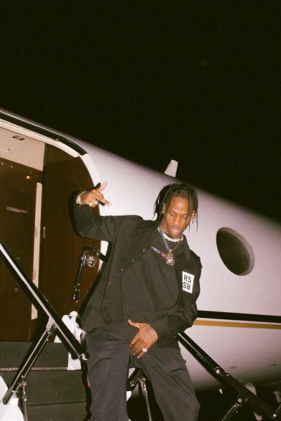 Parabéns Travis Scott, esse monstro está completando 28 anos. 🔥🔥