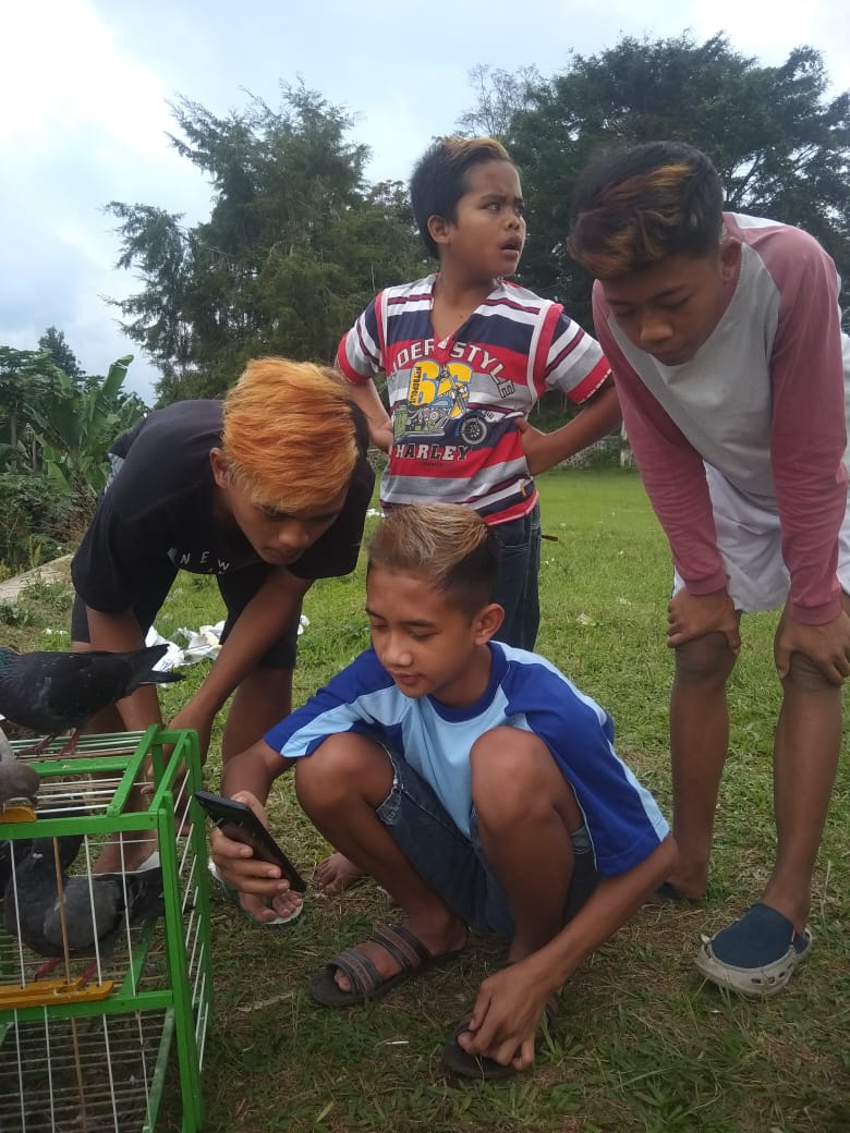 Rizkyki26304418's tweet photo. Di desamu sebutanya ap ini teman teman 
#jametkuproy 
#NgabuburitBarengKuyou https://t.co/pbyQLEVXVU