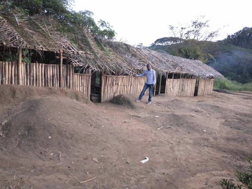 MaishaRdc's tweet photo. #WALIKALE_RDC: Nous félicitons la Soc Minière #ALPHAMIN d'avoir pensé à la population locale de #BIRUWE en construisant une école, qui depuis longtemps était en chaumes. Malgré tout la population veut la transparence des redevances minières issus des impôts payés par ladite Soc. https://t.co/pHsABTZg9O