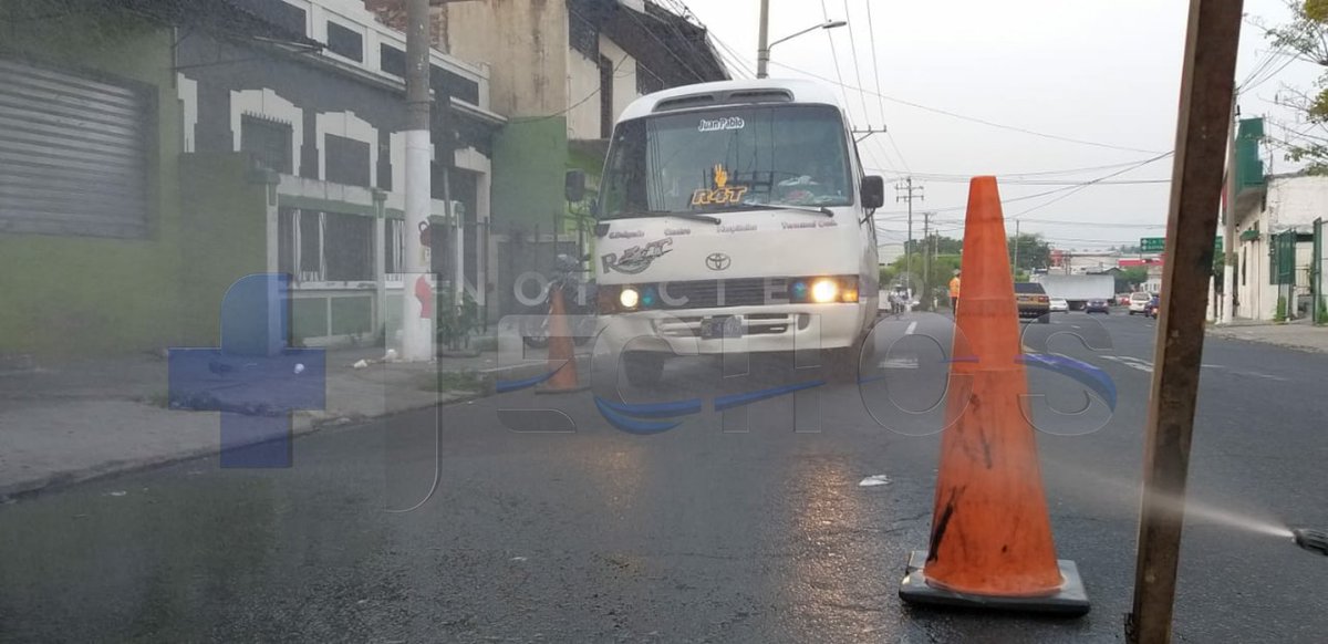 NoticieroHechos's tweet photo. Se instaló un arco de desinfección sobre la avenida Juan Bertis en Ciudad Delgado.

📸 @GerardoborjaRSM https://t.co/KhViI5EgTt