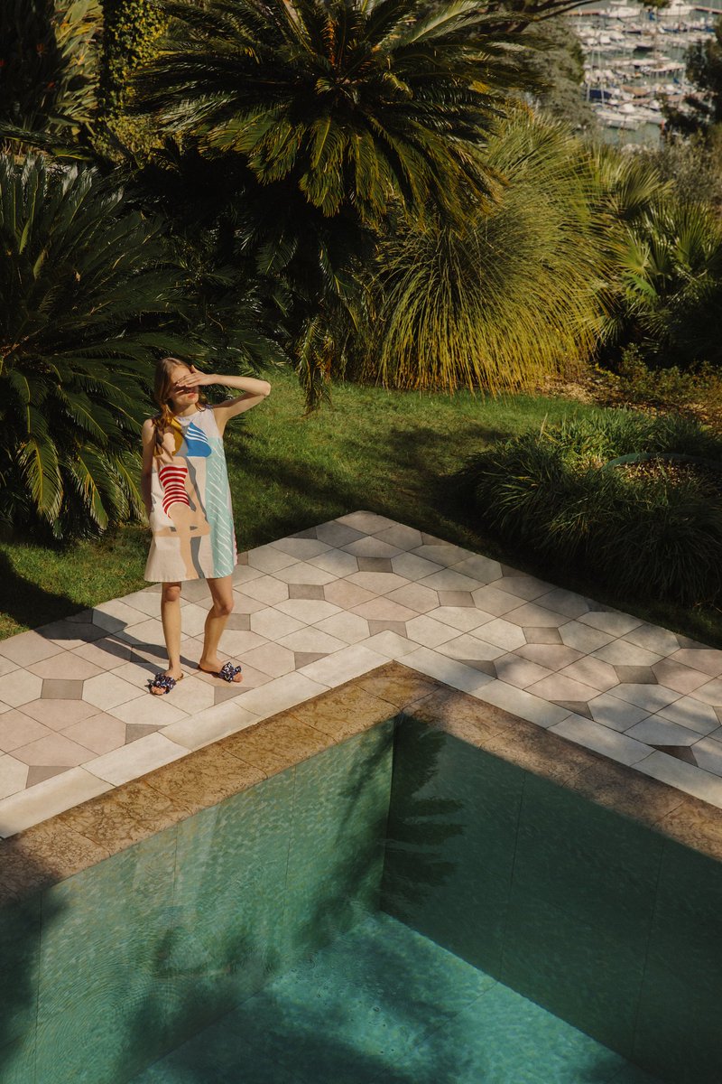 weekendmaxmara's tweet photo. When long summer shadows meet short summer dresses
https://t.co/bZqz95DoFP
#WeekendMaxMaraSS20 #PoolsideSummer https://t.co/nGw54NlsKS