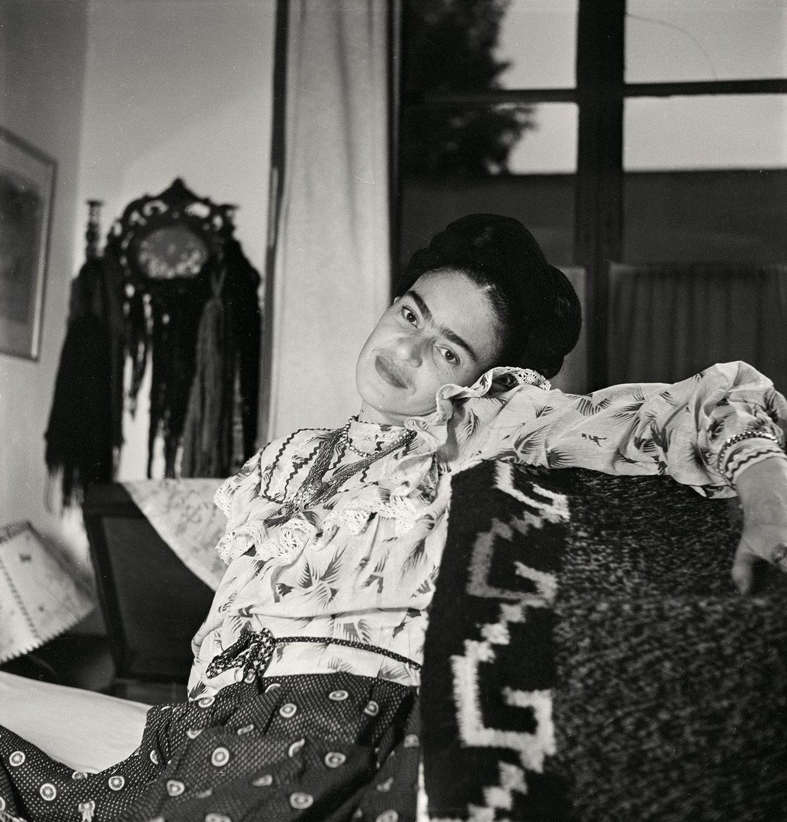 晩年のフリーダ・カーロに自宅の写真。1951年 