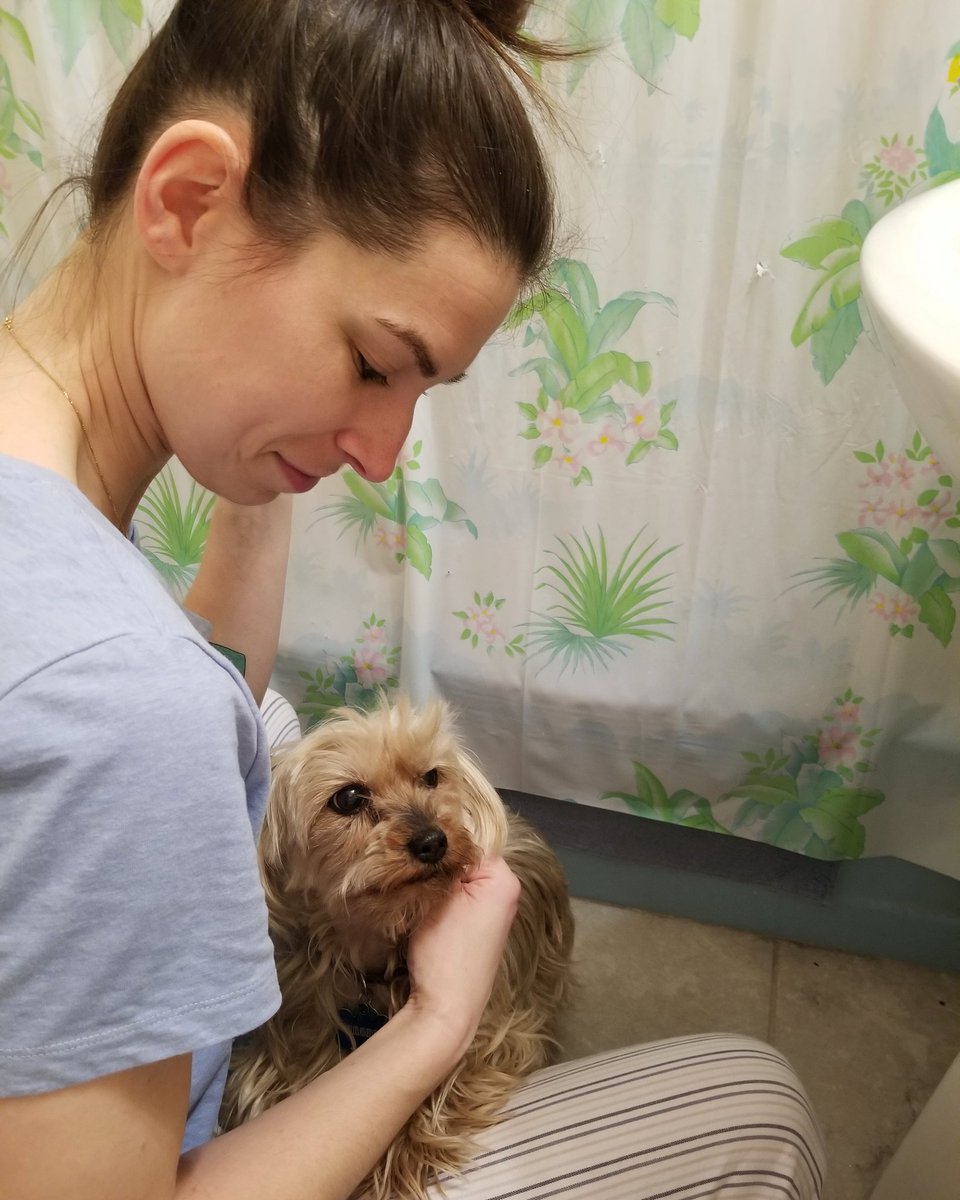 marajade29sm's tweet photo. If Mama Krista is late for work, it's because of things like this. #earlymorningpuppylove #stillworthit #alsonotmyfault #BrodyGraham #puppylove https://t.co/8nZ6waITQL