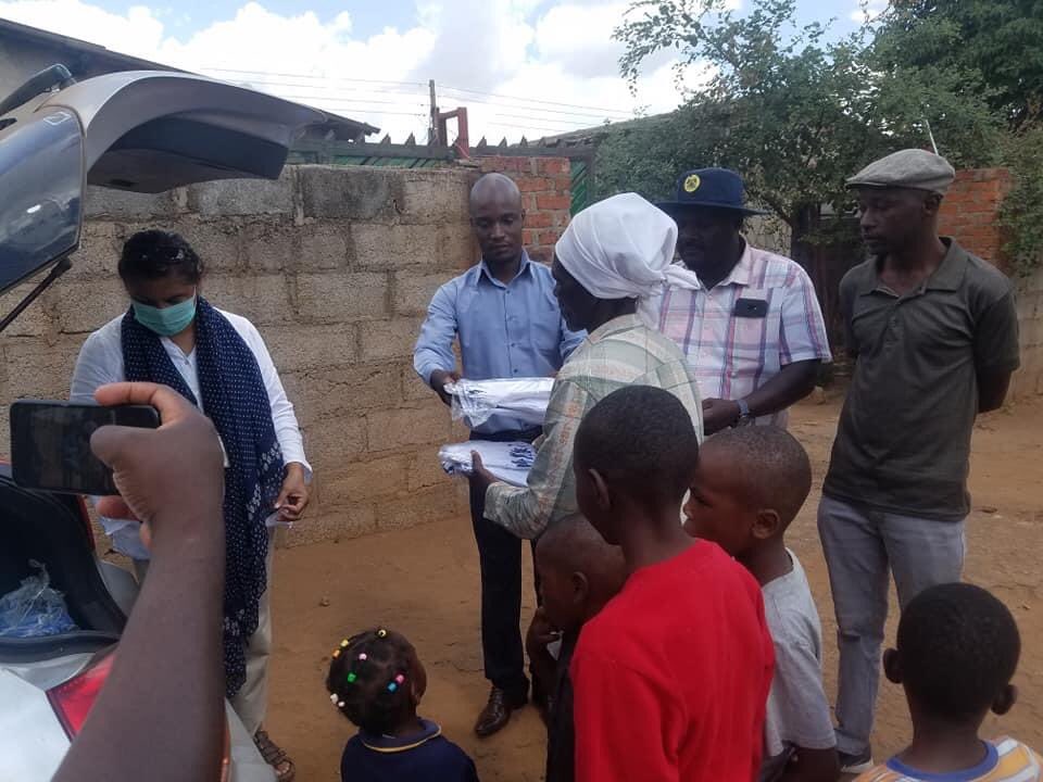 Today we managed to donate to Kuwadzana clinic after an engagement on the urgent need due to traffic in the clinic. 
Thank you fellow Zimbabweans for the support and solidarity 🇿🇼
#SaveThePoor