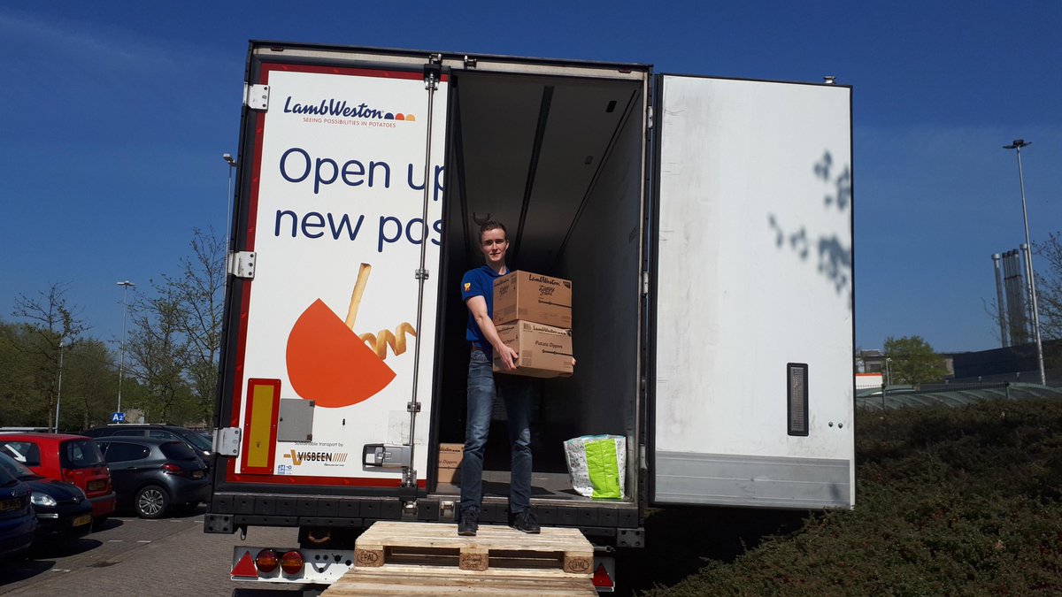 De #FoodHeroes van <a href="/LambWestonNL/">LambWestonNL</a> zitten niet stil. Zij produceren producten die geschikt zijn voor het thuisbezorgen, spelen snel in op de vraag van supermarkten én dragen hun steentje bij aan de #Benefriet acties om aandacht te vragen voor aardappeloverschotten. Bedankt!