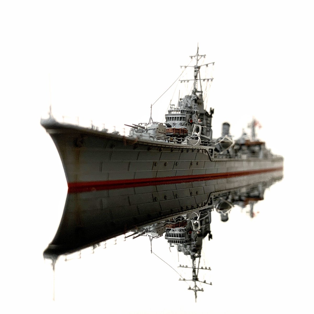 kawaralab's tweet photo. 駆逐艦をカッコよく撮るにはどうすればいいのか。 #島風 #タミヤ https://t.co/WADB1kGAnu
