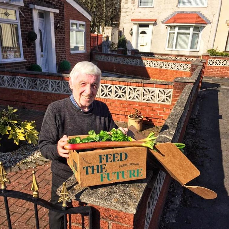 We're donating fresh, nutritious greens to the people of Liverpool. Harvested from the @Greens_For_Good farm and delivered straight to their doorstep, the very same day! 

#education #outreach #farmurban #STEAM #STEM #donations #local #community #foodforall