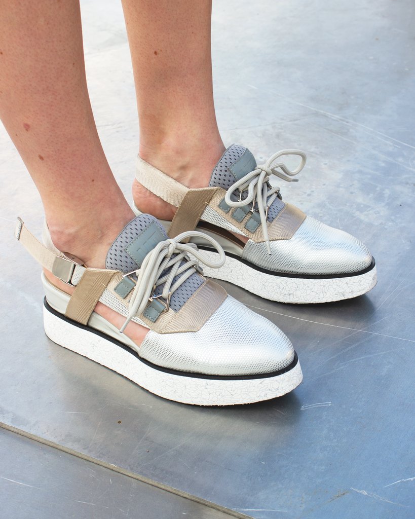 The MIKU SPORT SUMMER //// A trans-seasonal cutout slip-on with a cushioned tongue and adjustable slingback strap //// #SS20 //// Click here to shop: bit.ly/2yZdxCY
.
.
.
#unitednude