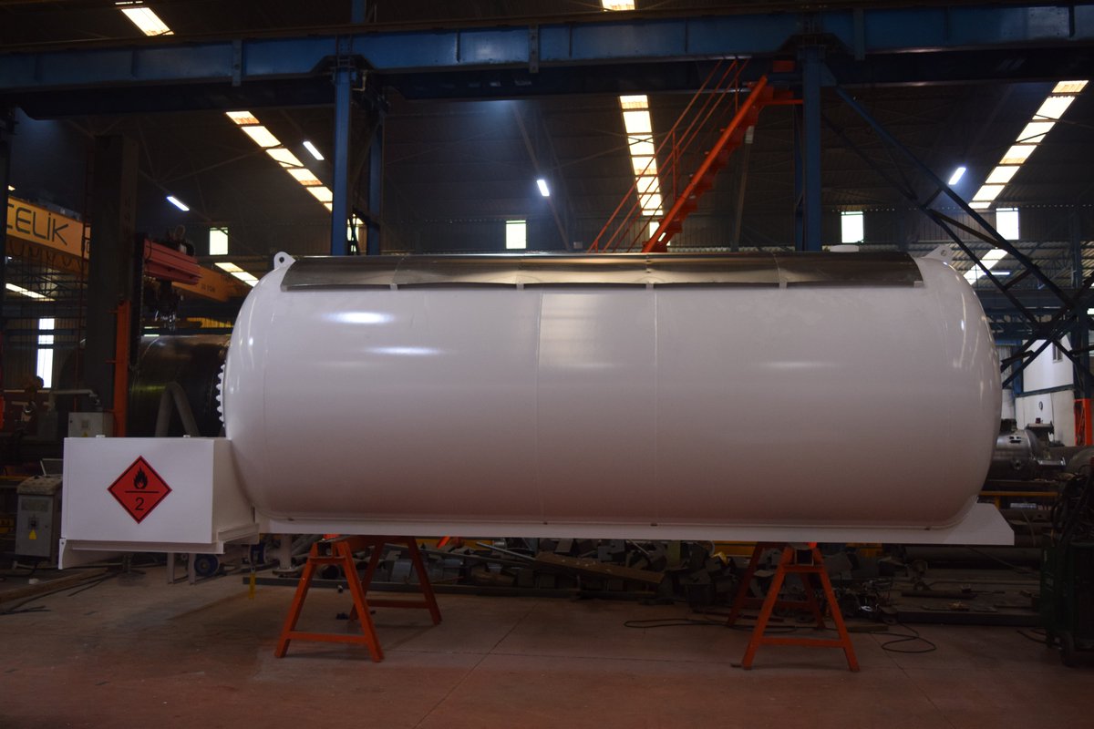LPG_TANK's tweet photo. Lpg bobtail ve depolama tankı imalatımız.
Lpg bobtail and storage tank production.
#Evdekal #StayHome #LPG #BOBTAIL #CRYOGENICTANKS #LPGTANKS #4M3LPGTANKS #TURKEY #ENERGYTURKEY #ENERGYGLOBAL #PETROLEUMISTANBUL #AKCELIKBORU
#lpgsemitrailer #tanker #roadtanker #storage #LPG https://t.co/JORAgLztOf