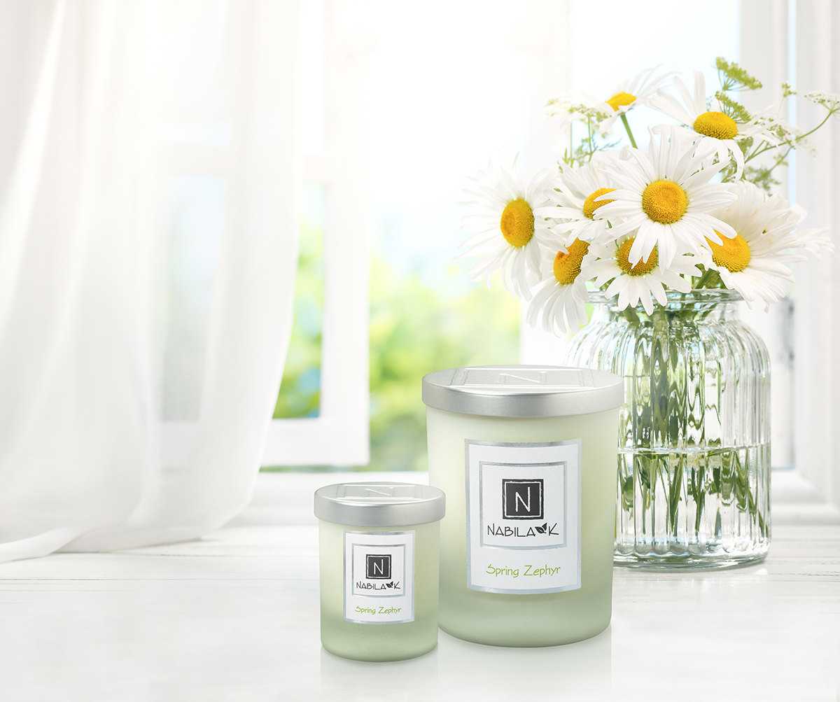 Light this candle and enjoy the crisp, clean floral scents of springtime, any time! 💮
.
.
.
#candles #homeambiance #homedecor #springscents #springtime #floralcandle  #allnatural #soycandle #nkcosmetics