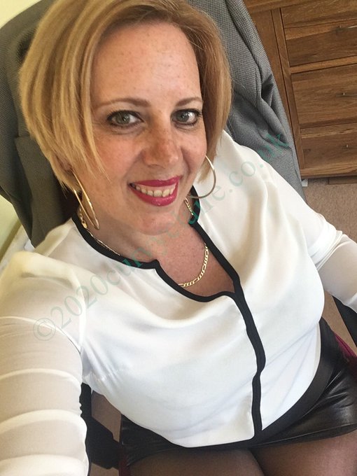 Just been filming another YouTube video to be uploaded soon..... https://t.co/nk2LWTybyh #miniskirt #leather<a href="/tag/leather"class="tags"><span>#leather</span></a><a href="/tag/miniskirt"class="tags"><span>#miniskirt</span></a><a href="/tag/stiletto"class="tags"><span>#stiletto</span></a><a href="/tag/officewear"class="tags"><span>#officewear</span></a>
