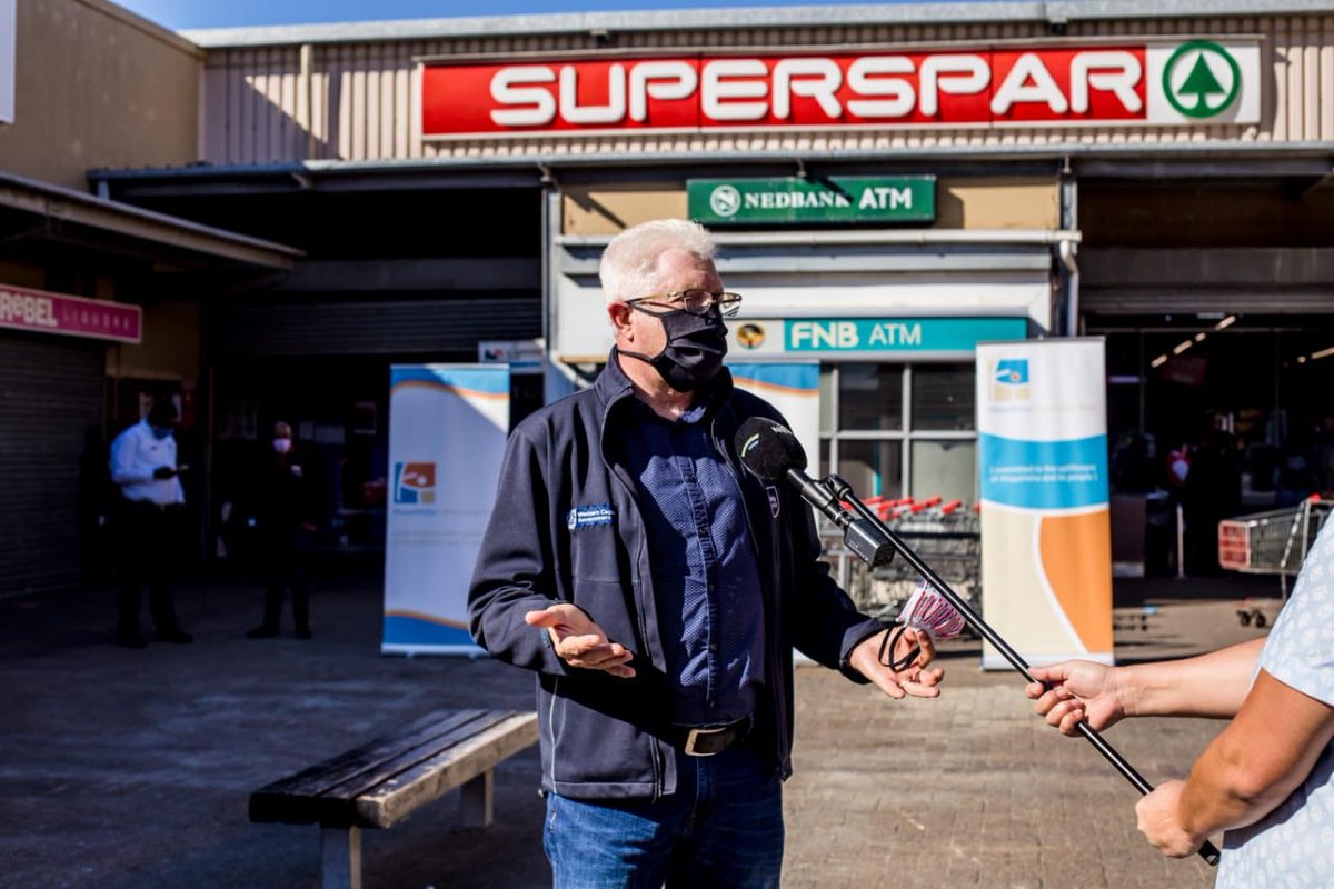 KctTrust's tweet photo. Western Cape Premier visits our Khayelitsha Retail Centre #COVID19 #lockdown #COVID19SouthAfrica #CoronaVirusSA https://t.co/AYN0qq8gco