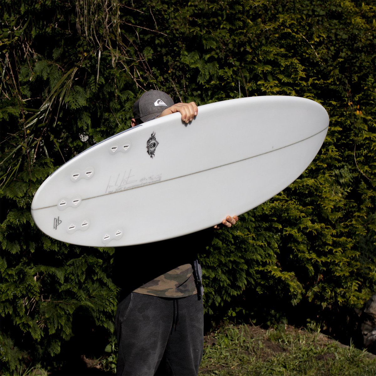 bowltash's tweet photo. #freeshiping llegando a Madrid a manos de Jaime 👉 Blue Demon tail round 5 quillas en 5’9 x 19’3/4 x 2’1/2 la mejor medicina para este verano, totalmente libre de virus 💉🌊
#surfingisthecure #bowltash #surfboardshaper #localproduced #Galiciacalidade #feitoaman #boardporn https://t.co/EWxOqz6zBf