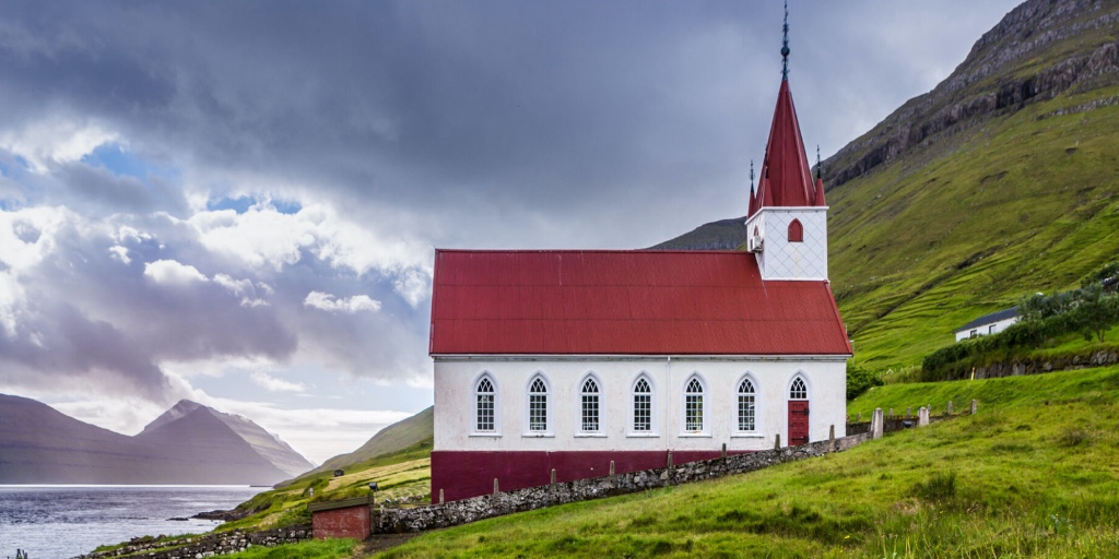 TravelcadeWS's tweet photo. If the landscapes of Iceland and New Zealand get your pulse racing, you’re going to love the Faroe Islands. Located 200 miles west of Scotland’s remote Shetland Islands the volcanic archipelago's terrain is wild and windswept—prime stomping grounds for nature enthusiasts. https://t.co/DWMPtlTEoj