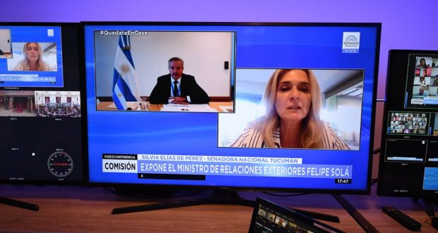 EFnoticiasok's tweet image. El canciller @felipe_sola le dijo “pelotuda” a una senadora que pidió que traigan a los médicos varados  
elfederalnoticias.com/sola-le-dijo-p…