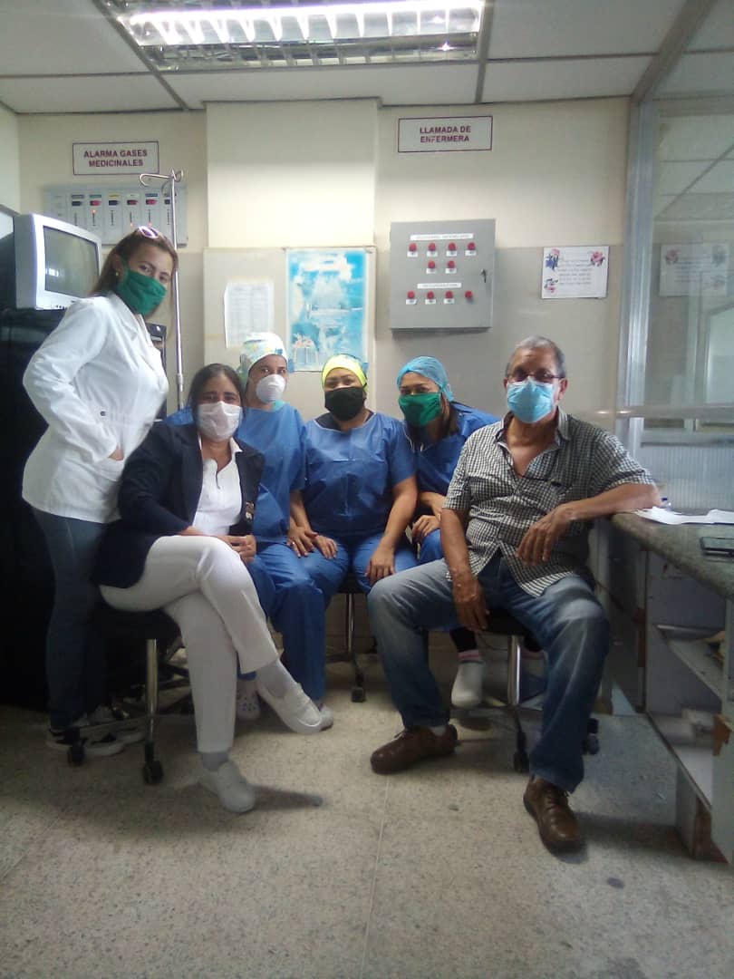 inpsaselapure's tweet photo. Nuestra médico hace vida útil en el hospital Dr. Pablo Acosta Ortiz del Edo. Apure, mientras q la derecha BLOQUEA y ataca al humilde pueblo Venezolano la revolucion lucha por #DEFENDERLO @NicolasMaduro @dcabellor @RCarrizalezPSUV @eduardopiate2 @geovannireuma @Inpsasel_vzla https://t.co/jiKigY7CNG