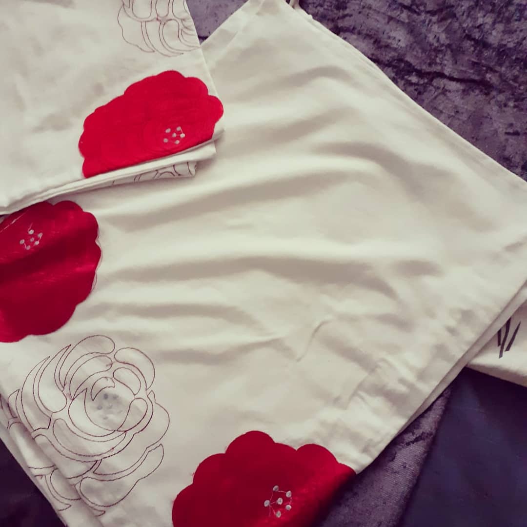 GildedLilyCic's tweet photo. Another 200 scrubs bags made for the NHS through our Waste to Wishes to Wishes sewing program! @CCFScot #NHS #sewing #scrubsbags #handmade #upcycle #upcycledmaterials #govancommunityproject #nhsglasgow #nhsscotland #lesslandfill https://t.co/VsNbaiOMhT