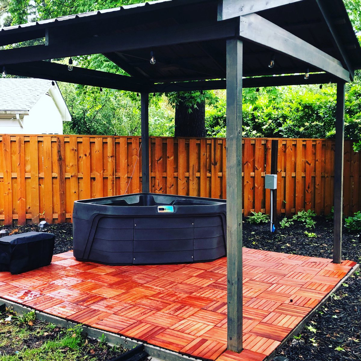 JackOliversPool's tweet image. Are you upgrading your backyard? These Forest Acres customers are completing their upgrade with an Embrace hot tub by @FantasySpas! #jackoliverpools #everydaymadebetter