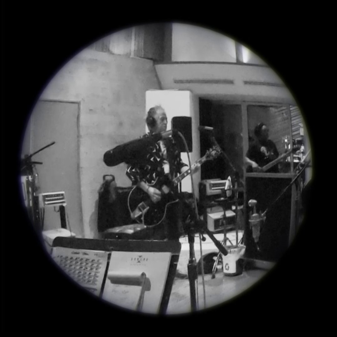 RollingStones's tweet photo. “We were cutting Living In A Ghost Town as part of a new album, along with several other tracks and we just pulled this one out because obviously, it’s staring you in the face and you say ‘you got to say it now’.” - Keith Richards
https://t.co/BZ0HaH0WpH https://t.co/HhNeQsgUa4