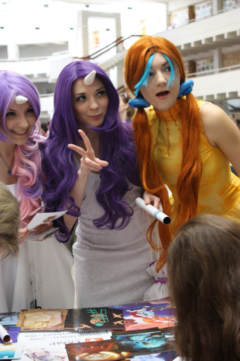 schoukou_irl's tweet photo. Один момент, 4 разных фотографии :3
2012, @vrnfest @usagi_rnd https://t.co/9SQpJOWJW2