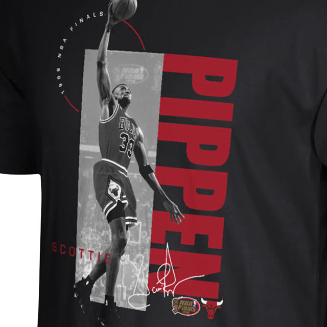 アメイジングストア ネットフリックスで配信中の1997 98シーズンを中心に90年代の王朝時代のマイケル ジョーダン シカゴ ブルズのドキュメントシリーズ ラストダンス 中心メンバースコッティ ピッペン デニス ロッドマンのミッチェル Amp ネス製のtシャツ