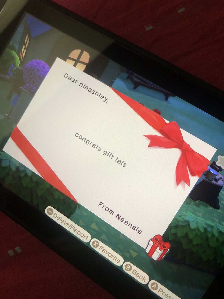ashleymmetric's tweet photo. thank u hahaha pero anlaki di ko maplace sa loob ng bahay ko lol @helloitsneens #papapanda #AnimalCrossing https://t.co/pyqPPOAtcp