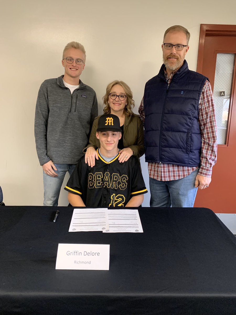 RHSBlueDevils1's tweet photo. Signing Day #4: Griffin Delore will be a part of the Baseball Program at Mott Community College (@MottCCBaseball) next season. Congratulations and Good Luck, Griffin! #GoBlueDevils #HardWorkPaysOff https://t.co/xB26Lavmr4