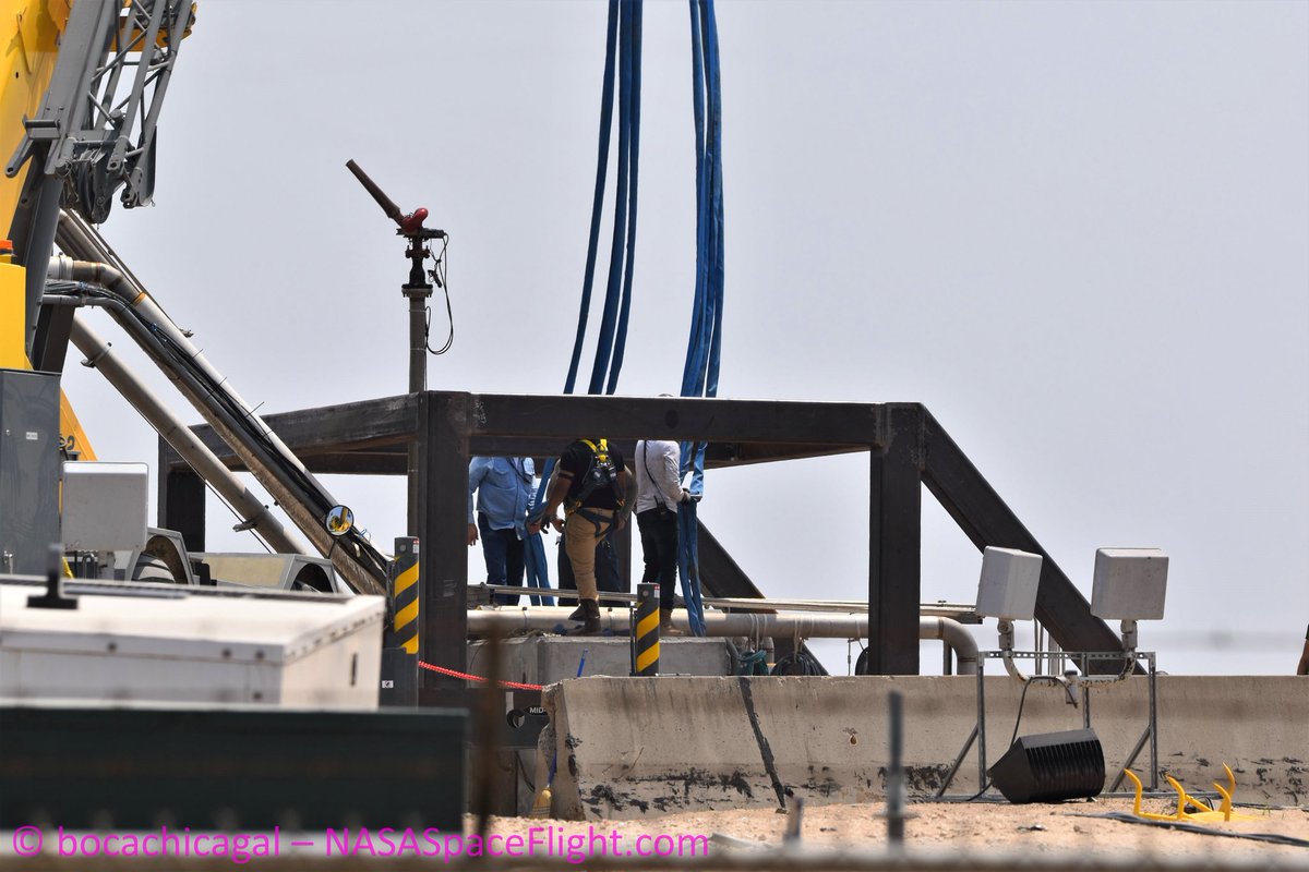 Notice launch site deluge device in pic by forum.nasaspaceflight.