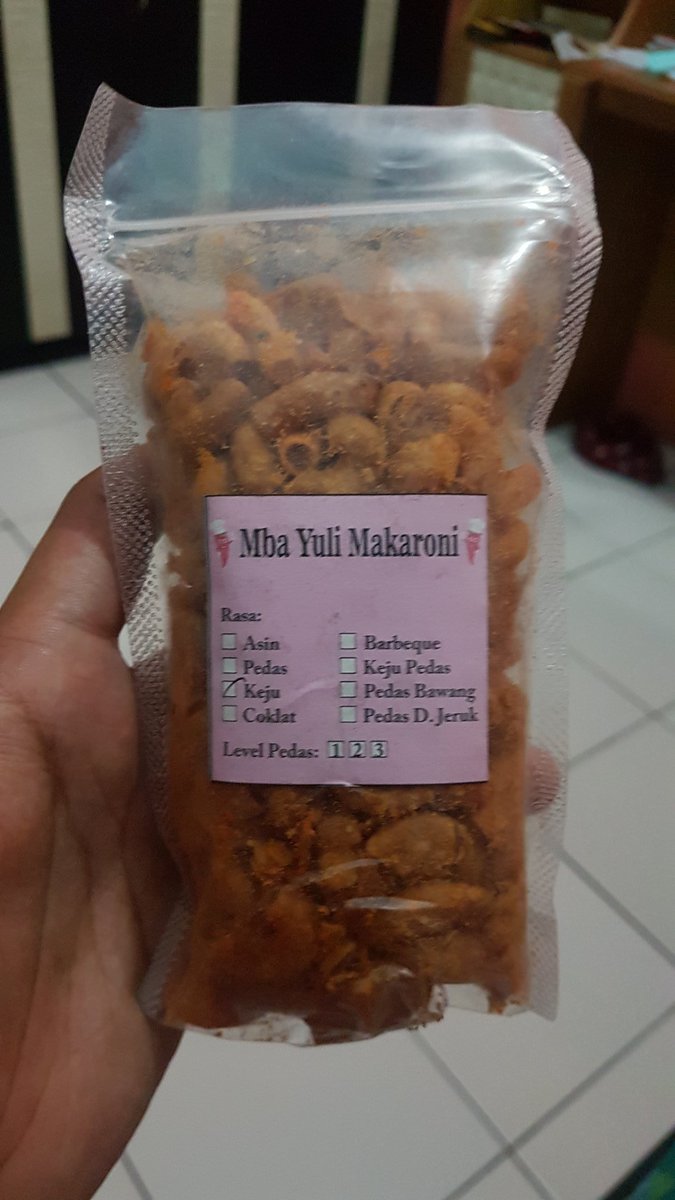 legalpinkalien's tweet photo. @desidesides99 Makroninya udah sampe sist https://t.co/PziP6ayjmy