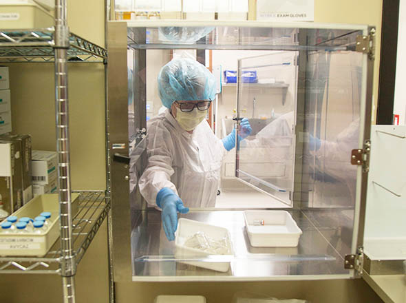 TXHealthCareers's tweet photo. Our employees are AMAZING. Behind the scenes our #Pharmacy teams are adjusting to protocols and implementing extra safety measures in caring for both COVID-19 patients and other patients throughout the hospital.
https://t.co/8Af09sG7UH
#Get2KnowTexasHealth #HealthcareHeroes https://t.co/XbuzUNbMI8