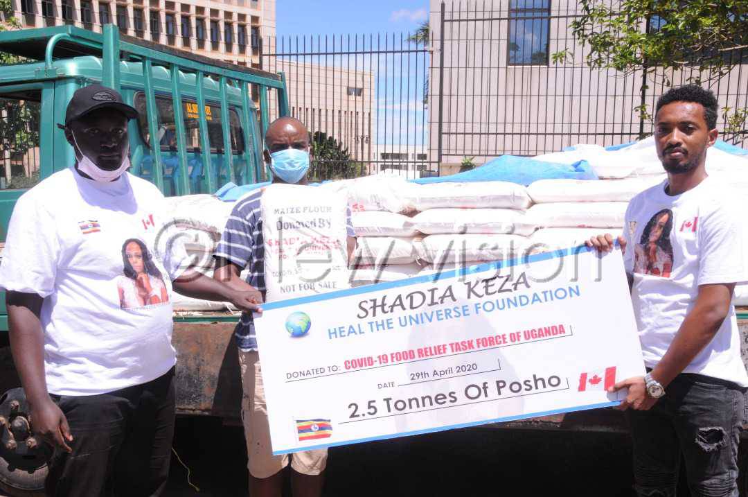 newvisionwire's tweet photo. Ugandan socialite based in Canada, Shadia Keza, has donated over 2.5 tonnes of posho to the National Response Taskforce in support of the #COVID19UG fund.

📸: Nicholas Oneal |#VisionUpdates https://t.co/sRKY3rCC1F